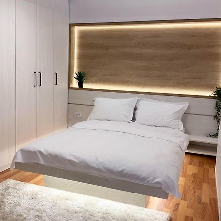 Iulius Loft Apartman Jászvásár Kültér fotó