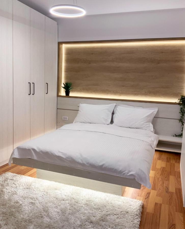 Iulius Loft Apartman Jászvásár Kültér fotó
